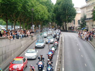 C'est qui le coureur en bleu ? Y coure ou y coure pas?