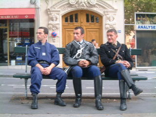 Ouha! Pas mal les gonzesses!!