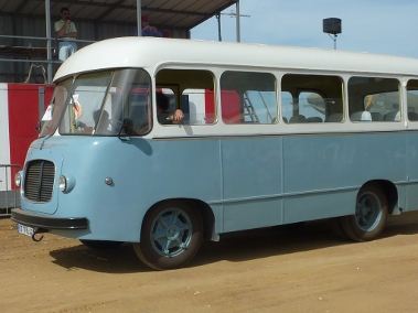 Autocar Renault