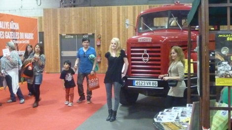 Demoiselle devant le Berliet